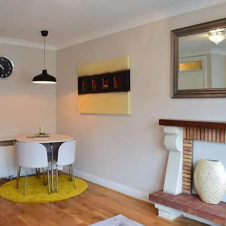 Central 1 Bedroom Next To Ha'penny Bridge Apartment *