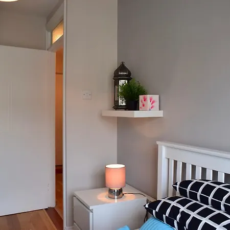 Central 1 Bedroom Next To Ha'penny Bridge Apartment